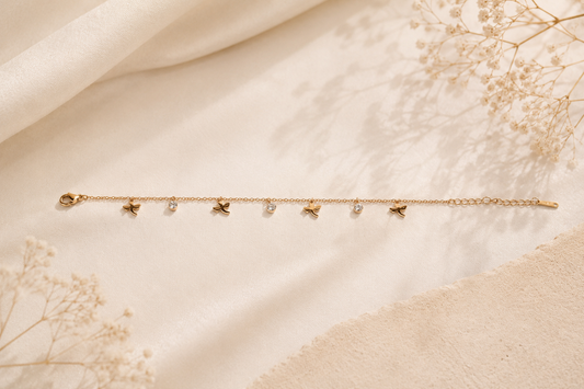 The "Lucky Clover Essence" Dainty Bracelet