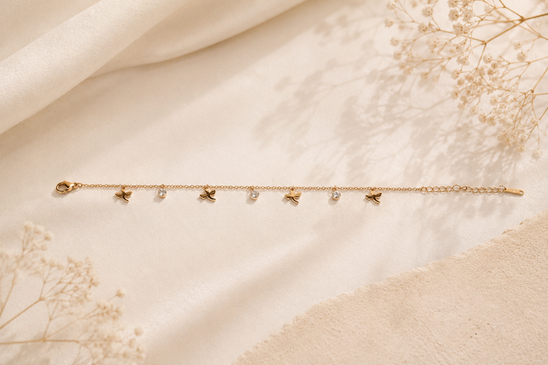 The "Lucky Clover Essence" Dainty Bracelet
