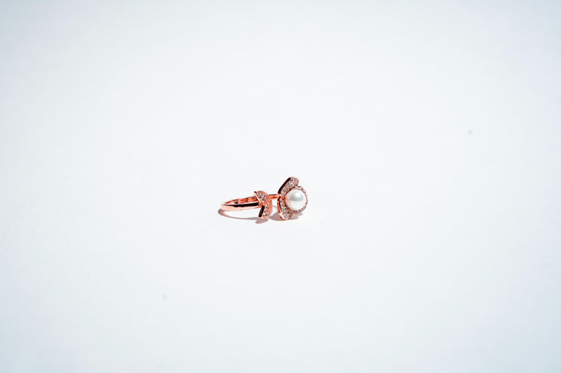 Petal Bloom Pearl Ring: Nature’s Radiance