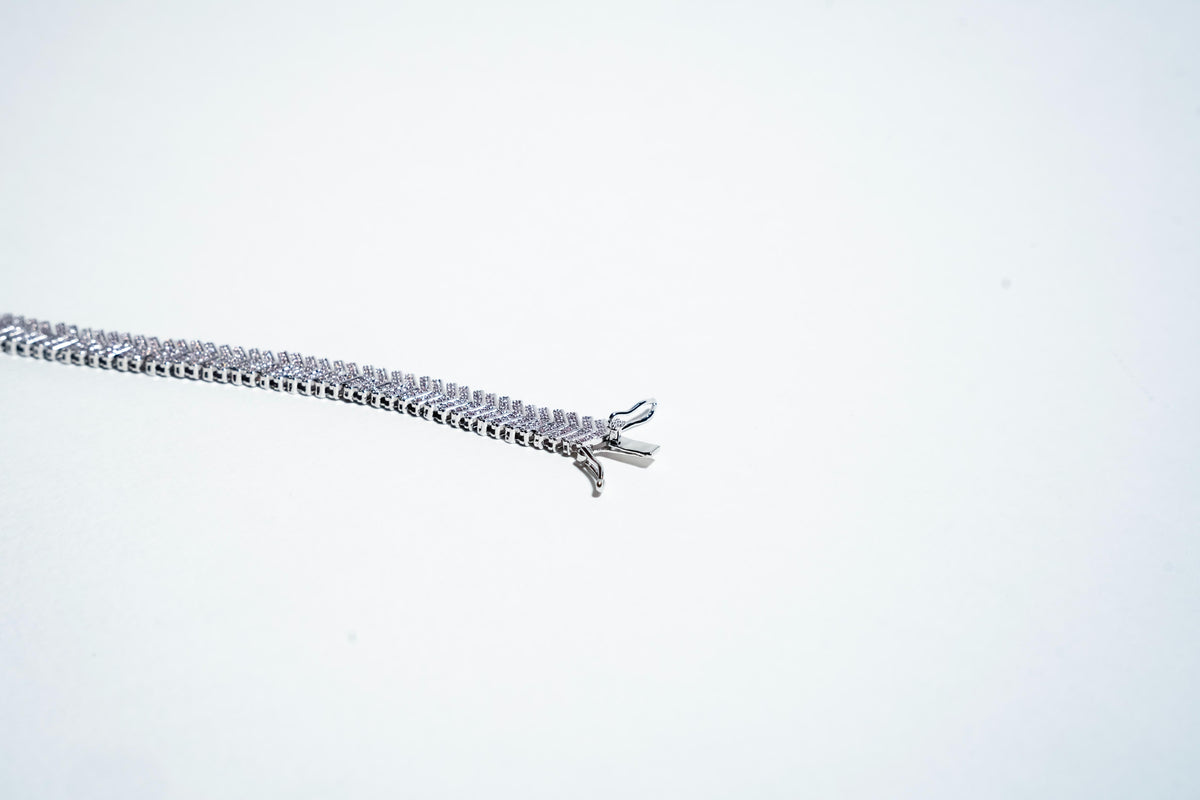 The Celestial Chevron: 925 Sterling Silver Diamond-Cut Bracelet