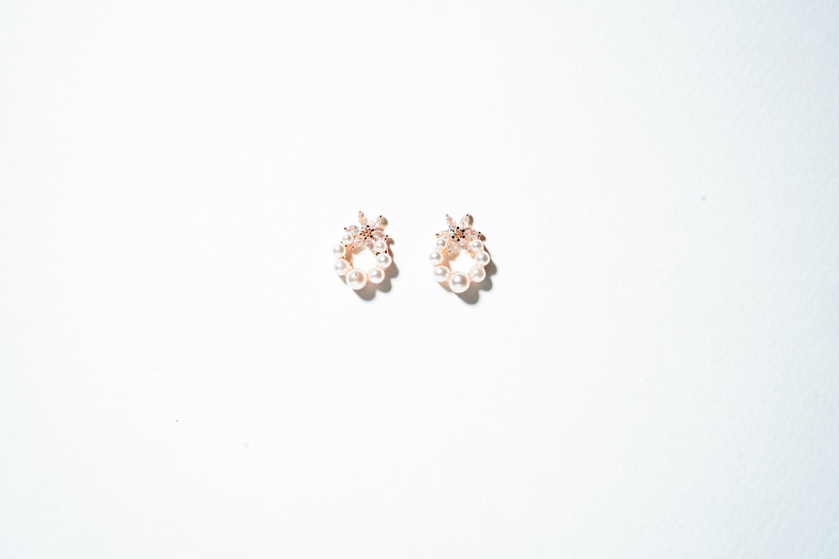 Primrose Pearl Wreath Drop Earrings – 18K Gold Plated