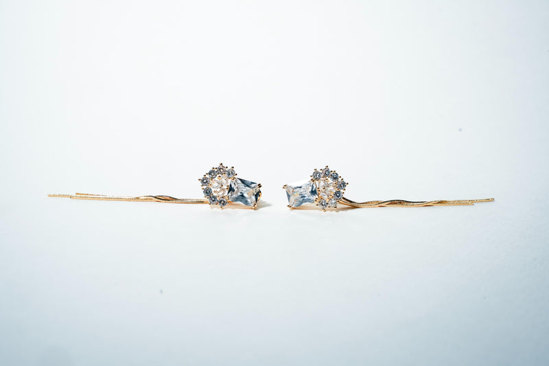 Solitaire Halo Drape Earrings – 18K Gold Plated